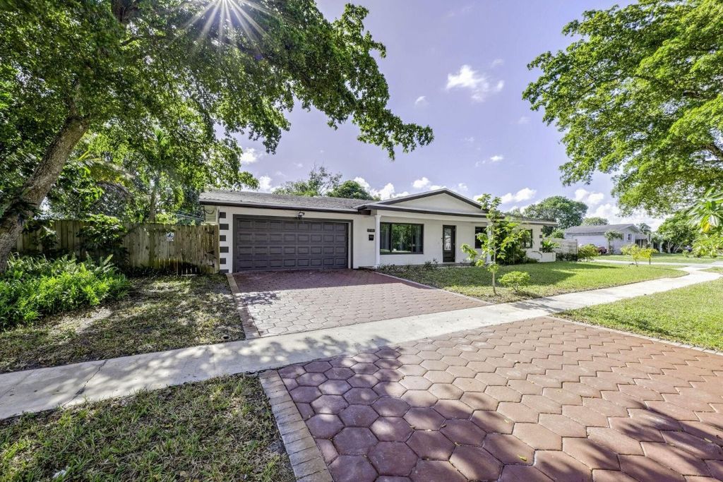 Photo of 776 NW 48th Avenue, Plantation, FL 33317 (MLS # F10470837)