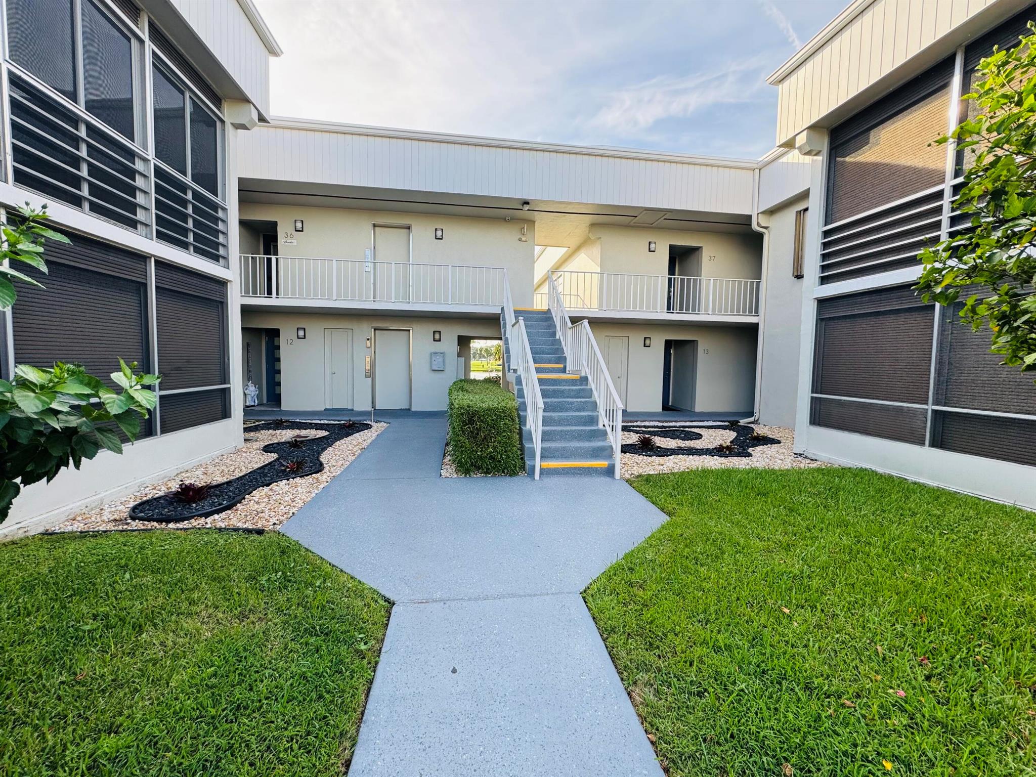 KINGS POINT - Residential