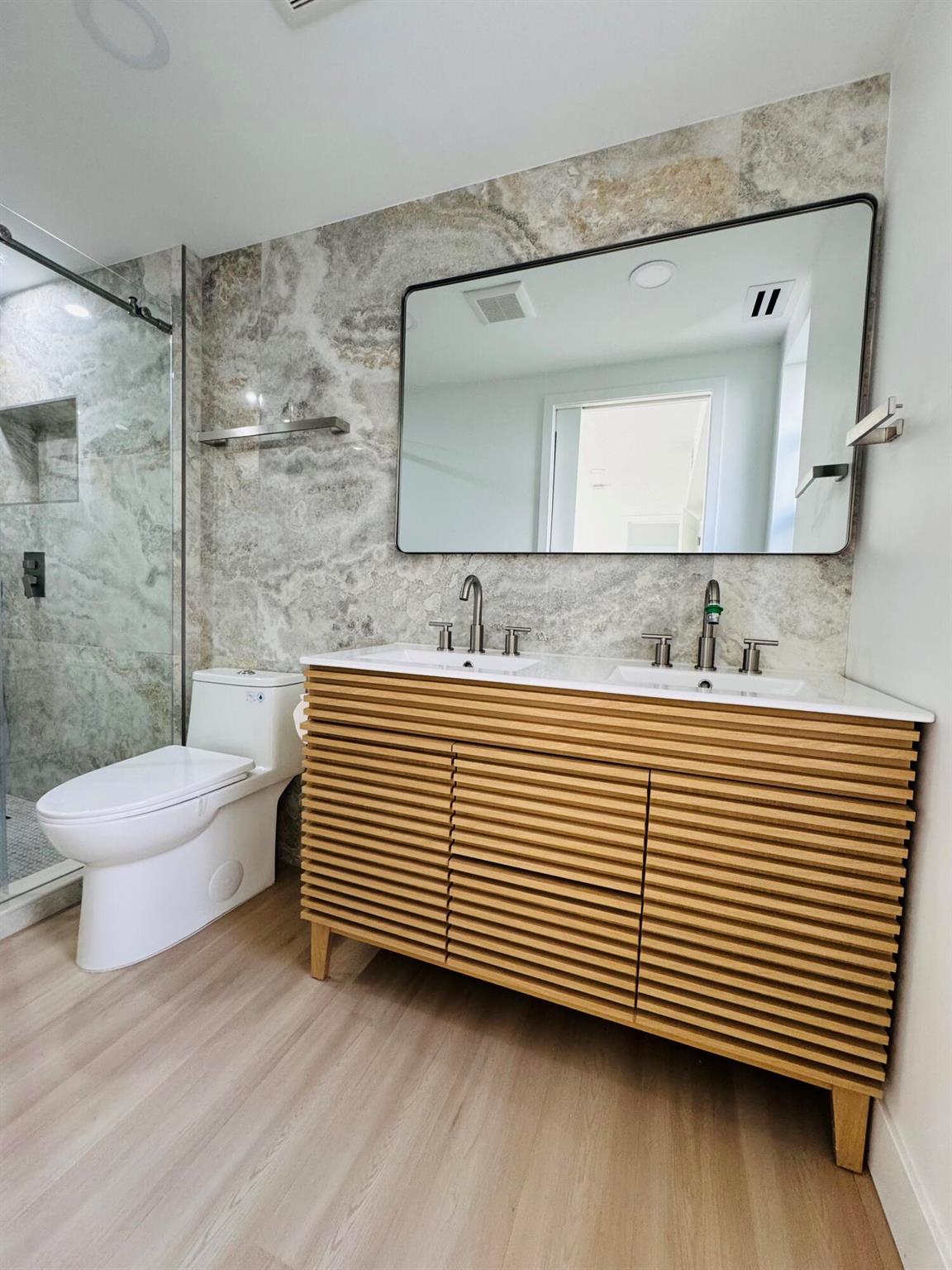 KINGS POINT - Residential