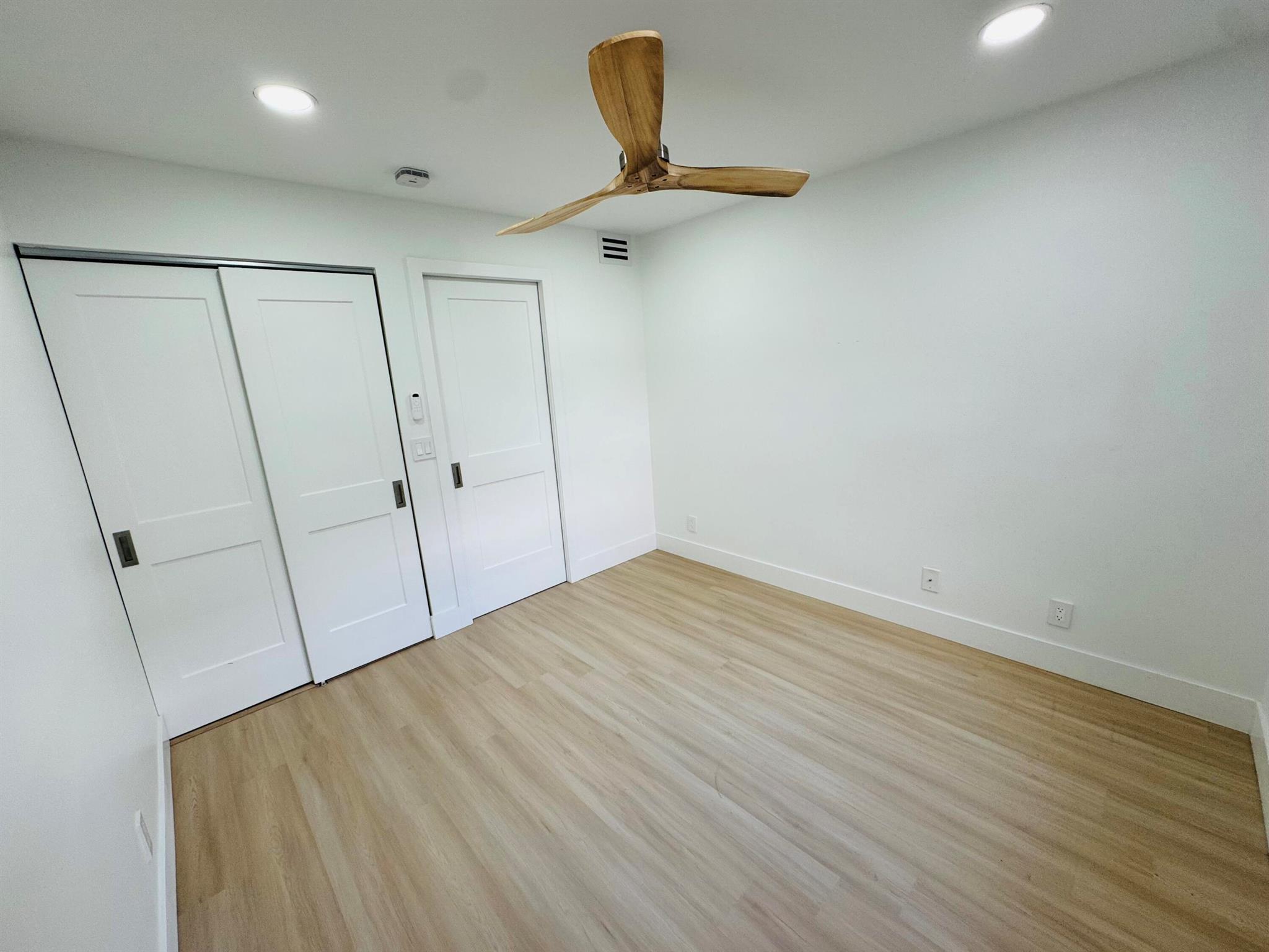 KINGS POINT - Residential