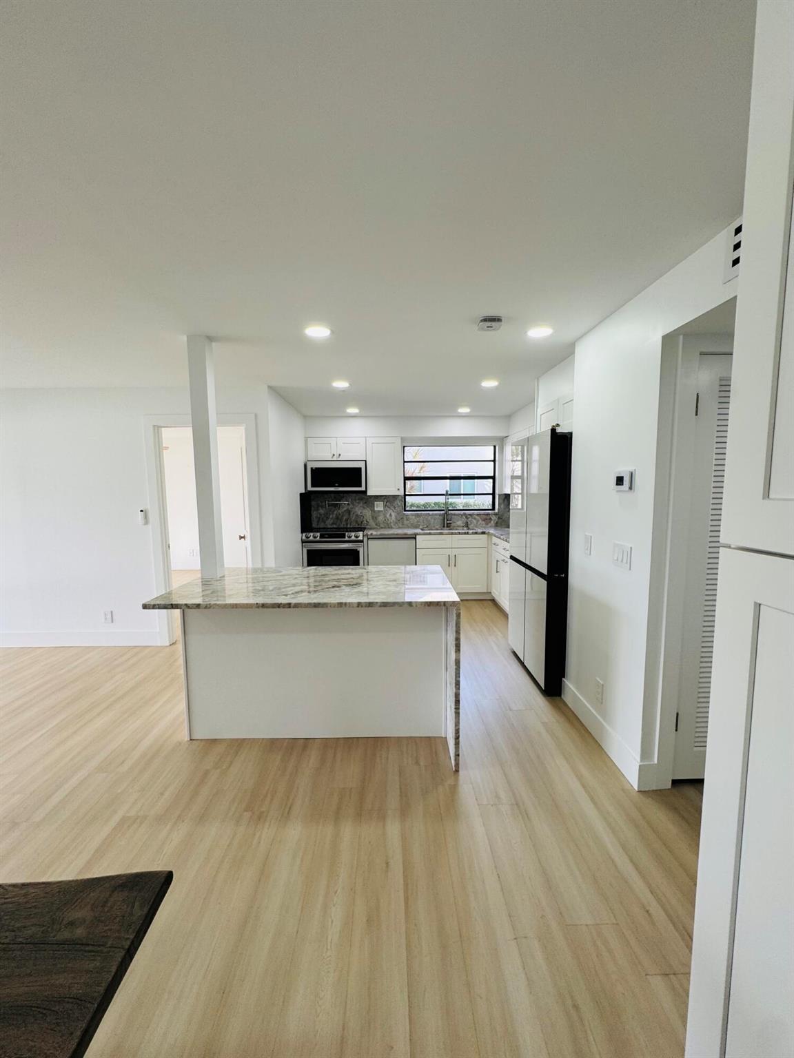 KINGS POINT - Residential