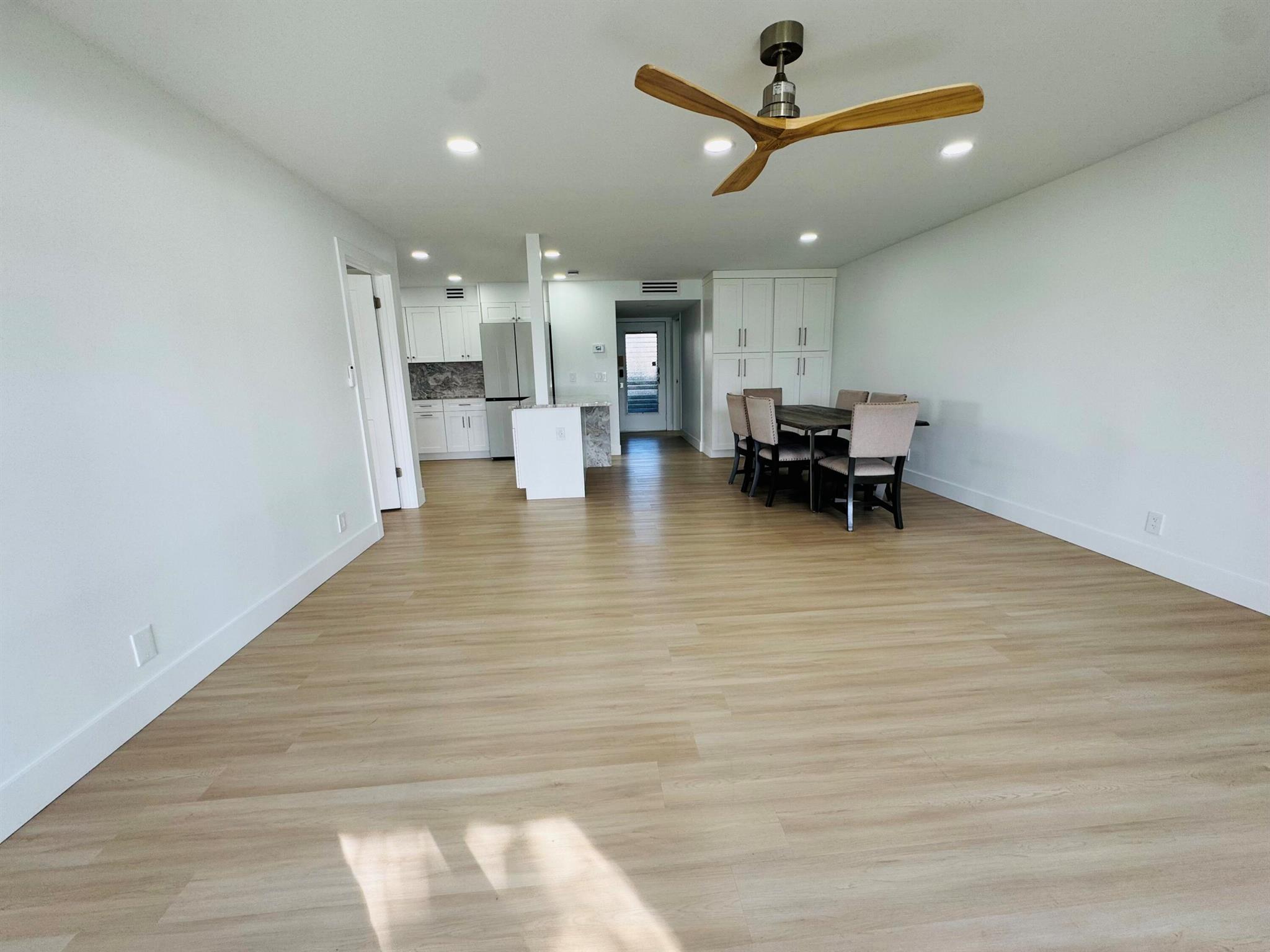 KINGS POINT - Residential