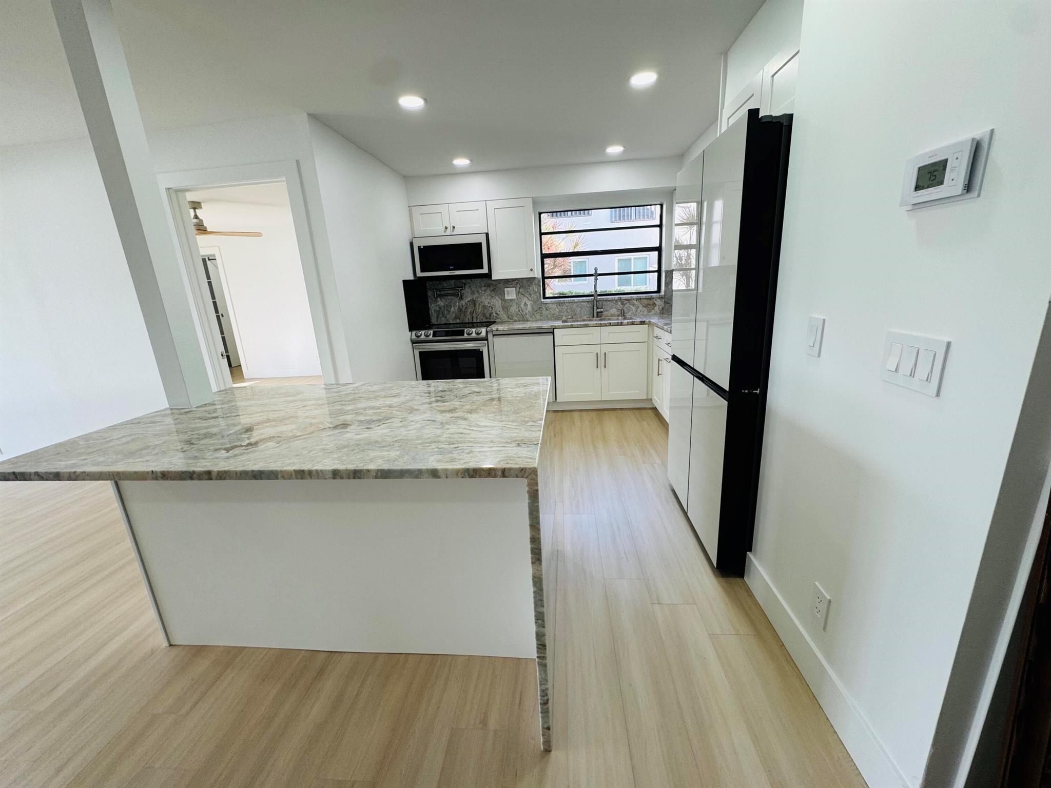 KINGS POINT - Residential