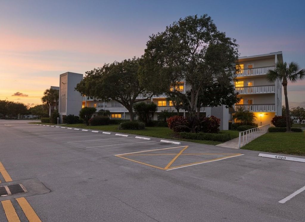 Photo of 2021 Ashby D #2021, Deerfield Beach, FL 33442 (MLS # F10551209)