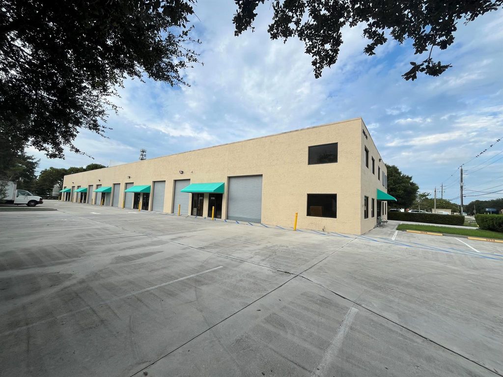 Photo of 3099 SE Gran Park Way, Stuart, FL (MLS # R11103007)