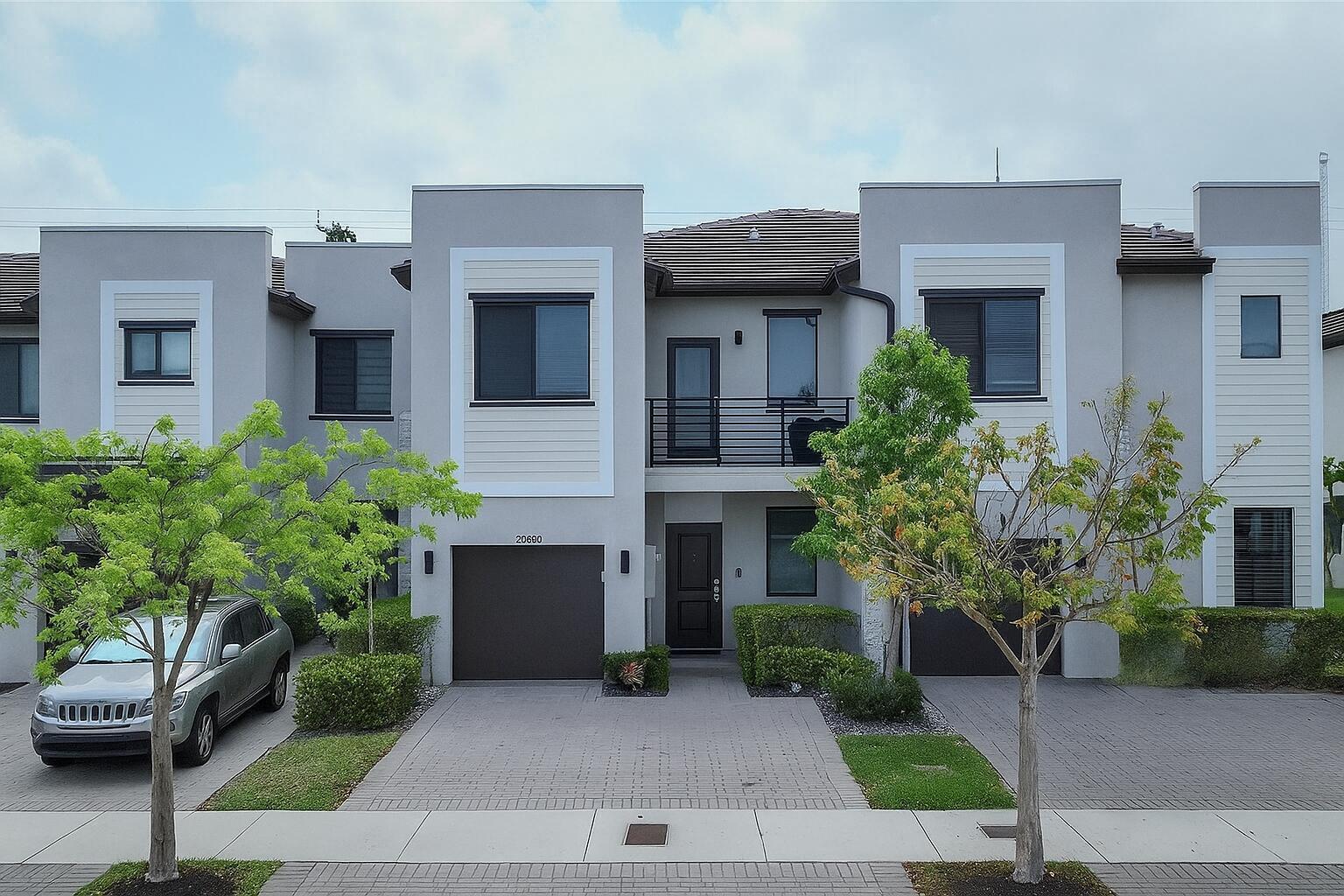 VIA VENTURA NEIGHBORHOOD 2 - Residential Lease