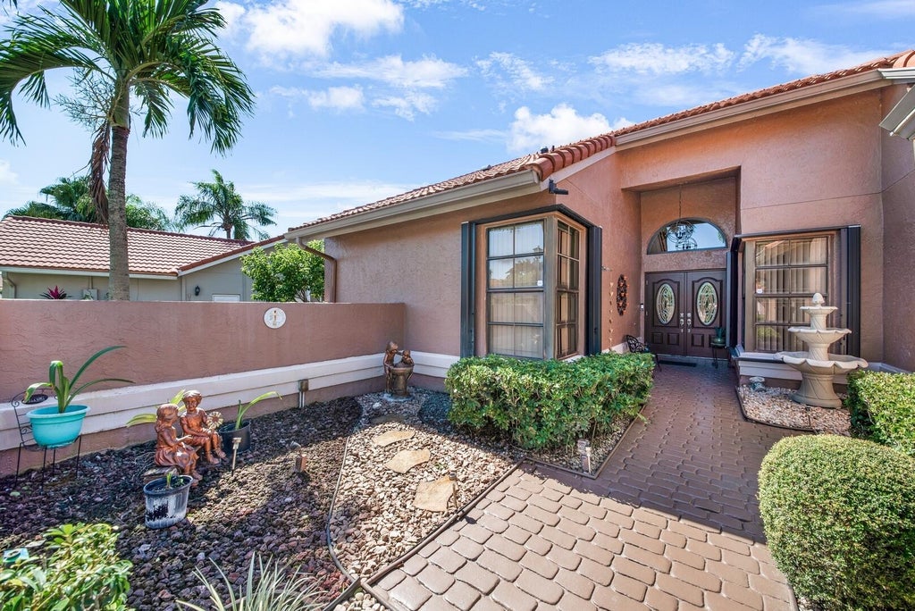 Photo of 19261 Cherry Hills Terrace, Boca Raton, FL 33498 (MLS # R11137564)