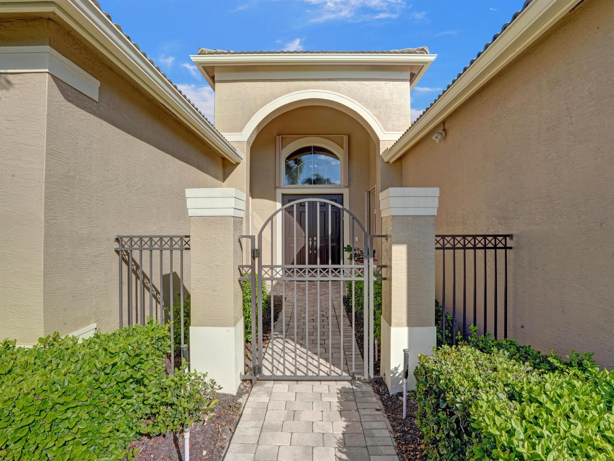 10606 Whitewind Circle