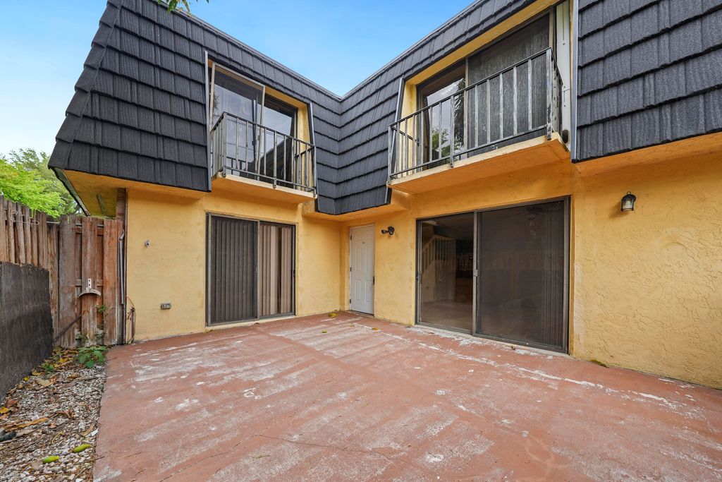 Photo of 262 Woodland Road, Palm Springs, FL 33461 (MLS # B26006260)