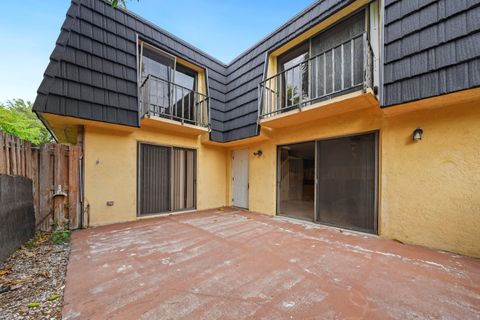 Property photo of 262 Woodland Road, Palm Springs, FL 33461