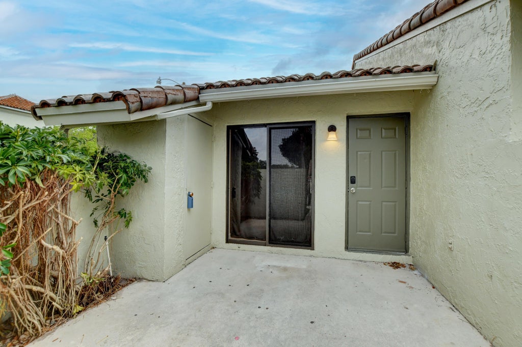 Photo of 499 HARDWOOD Place #H-29, Boca Raton, FL 33431 (MLS # B26061967)