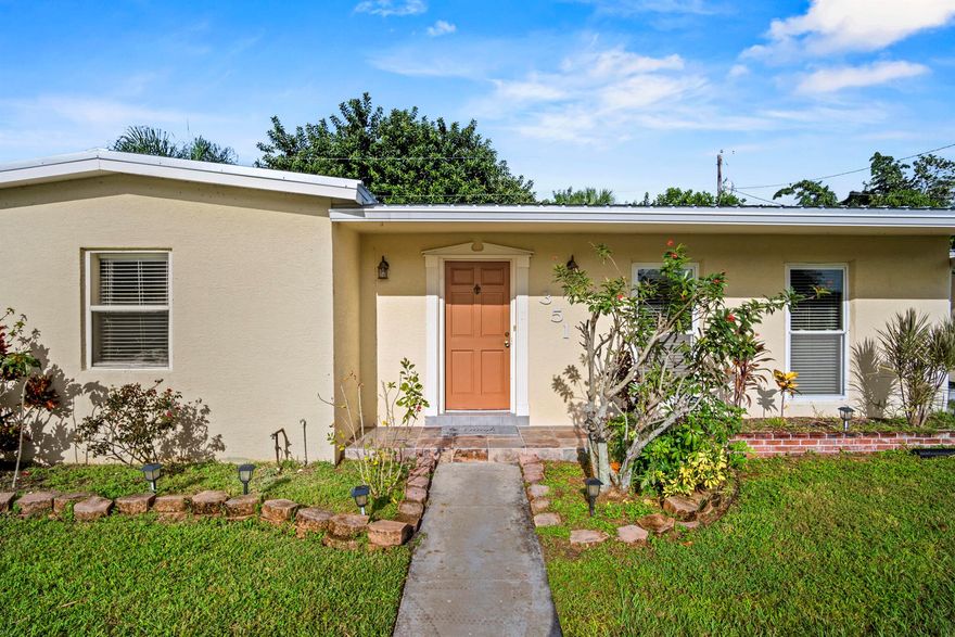 Beautiful 3-Bedroom CBS Home with Pool in Port St. LucieMove-in ready property featuring a new roof, bright open floor plan, updated kitchen with stainless steel appliances, spacious living areas, and a large fenced backyard. Enjoy a gorgeous pool perfect for relaxing or entertaining family and friends. Located in a quiet neighborhood with no HOA, offering easy access to Crosstown Pkwy, top-rated schools, shopping, and parks. Experience the best of Florida living with plenty of space for your personal touch. A must-see opportunity for homeowners or investors alike!