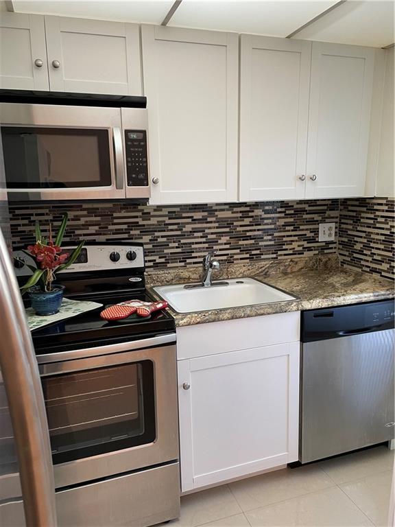 NICE LOCATION ,ALL STORES AROUND WALKING TO PUBLIX SUPERMARKET POST OFFICCE PHARMCY AND BANKS
NEW AIR CONDITIONER WATER HEATER (2 YEARS), PORCELAIN FLOORS AND TILE, NICE KITCHEN WITH STAINLESS STILL APPLIANCES, FLASH PAINT AND CLEAN, SECOND FLOOR ELEVATOR, WASHER DRYER IN THE BUILDING. + 55 PLUS COMMUNITY , QUIET AND CLEAN PLACE. NICE POOL AND RECREATION AREA.