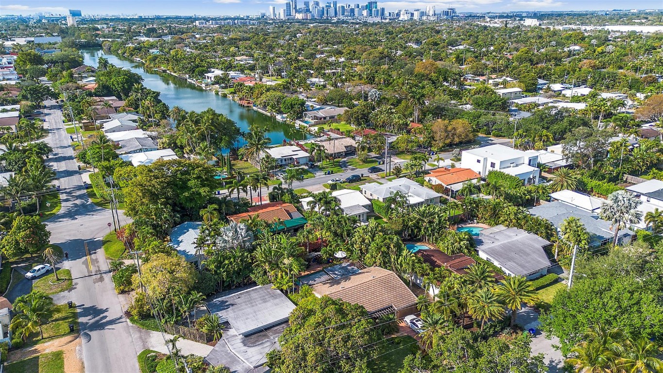 Poinsettia Heights - Residential