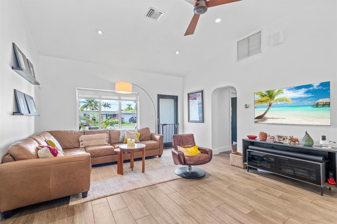 Poinsettia Heights - Residential