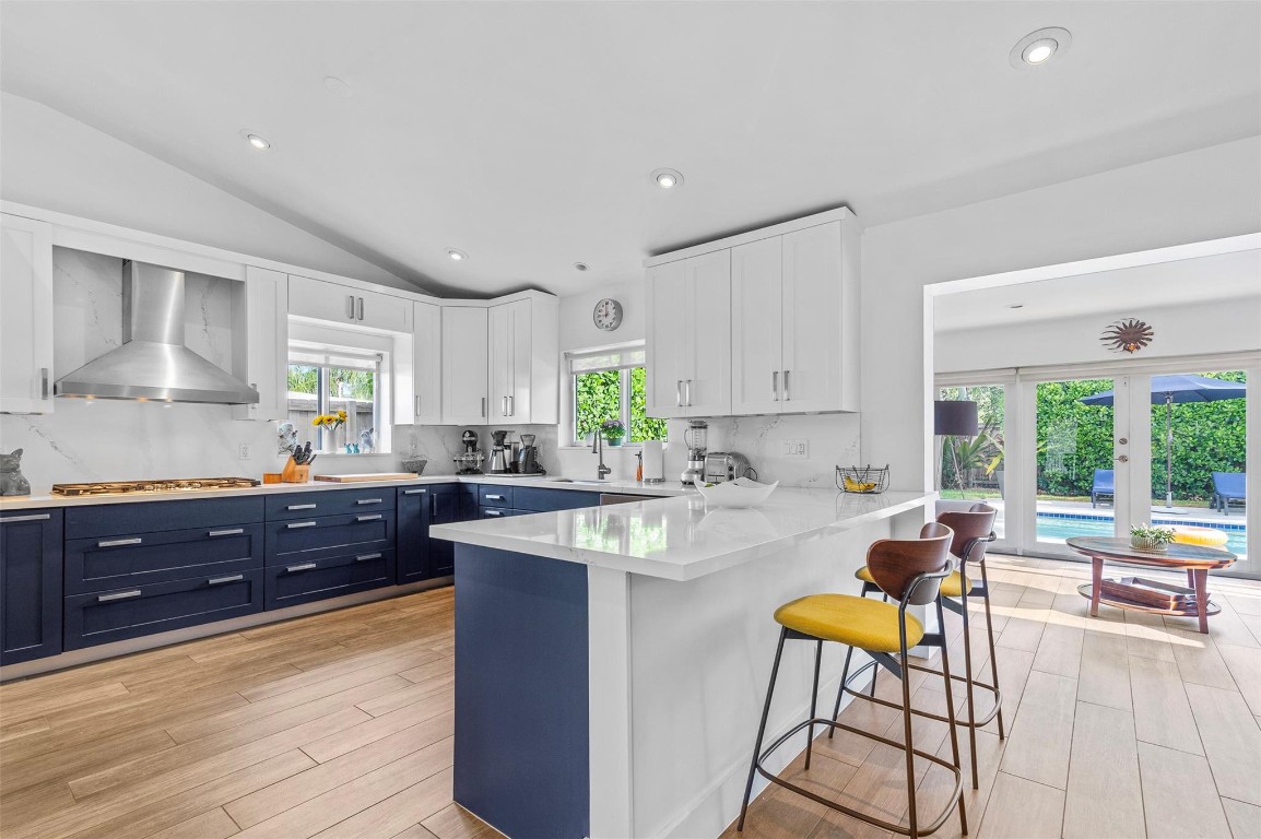 Poinsettia Heights - Residential