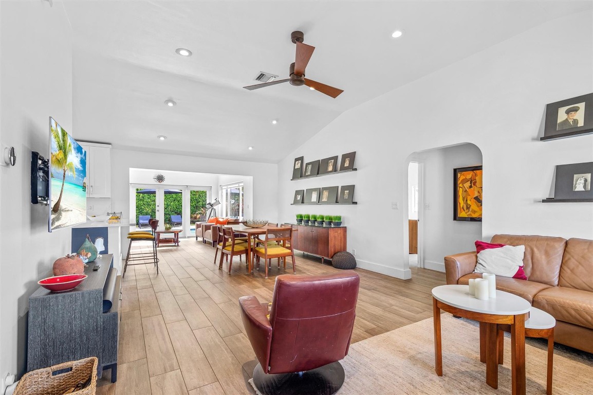 Poinsettia Heights - Residential