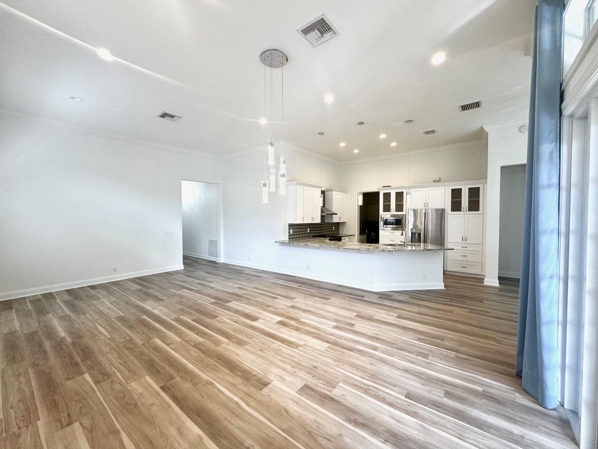 PINES ON PENNOCK LANE PUD - Residential Lease