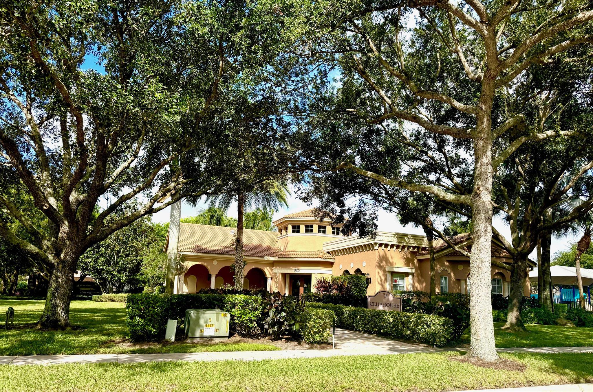 PINES ON PENNOCK LANE PUD - Residential Lease