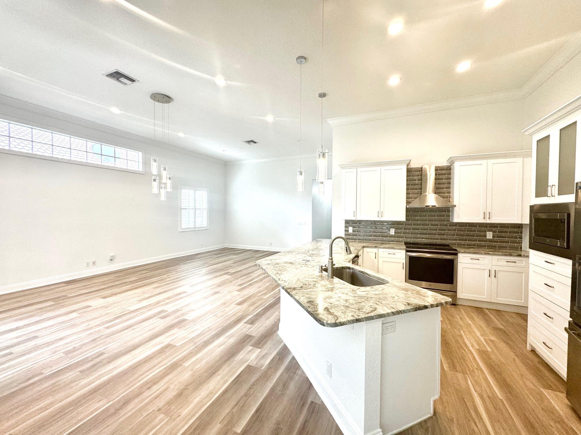 PINES ON PENNOCK LANE PUD - Residential Lease