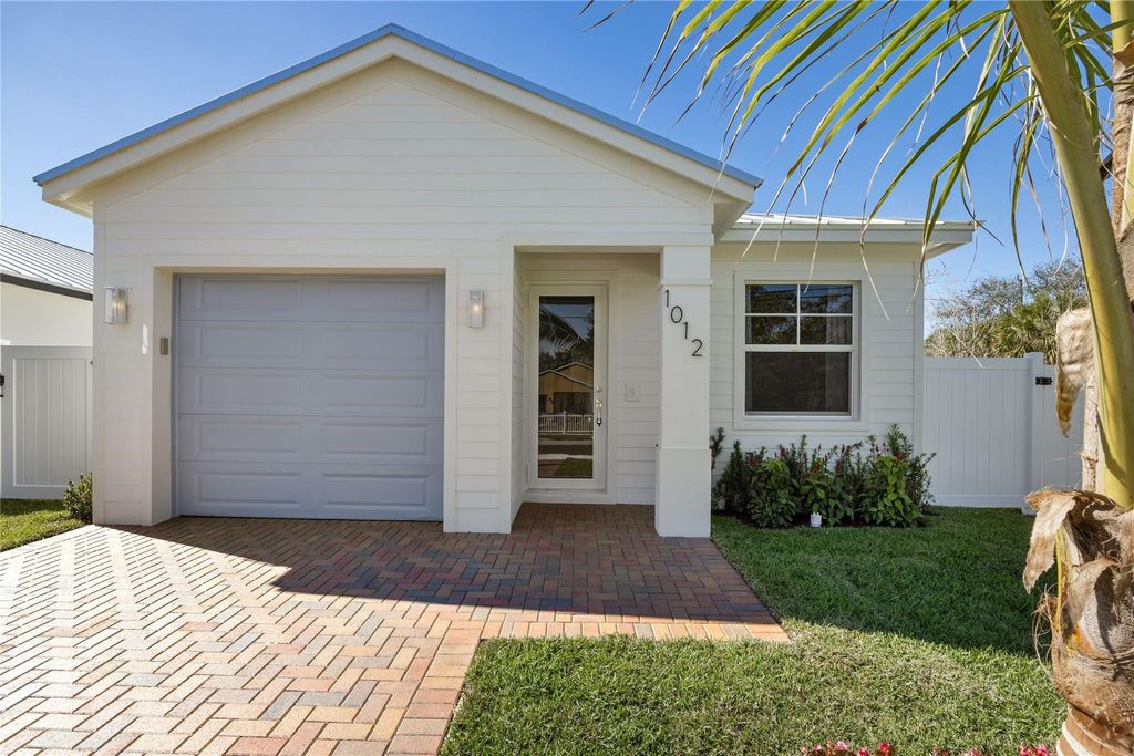 Photo of 1012 Miami Boulevard, Delray Beach, FL 33483 (MLS # F10550851)