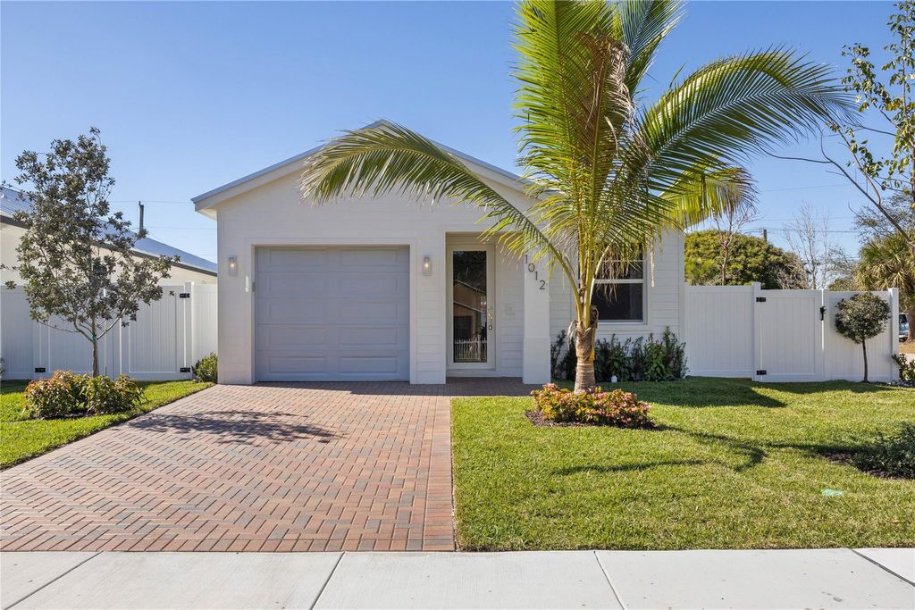 Photo of 1012 Miami Boulevard, Delray Beach, FL 33483 (MLS # F10550851)