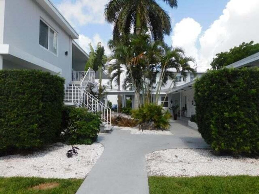 Photo of 15 S Palmway #12, Lake Worth Beach, FL 33460 (MLS # R11065296)