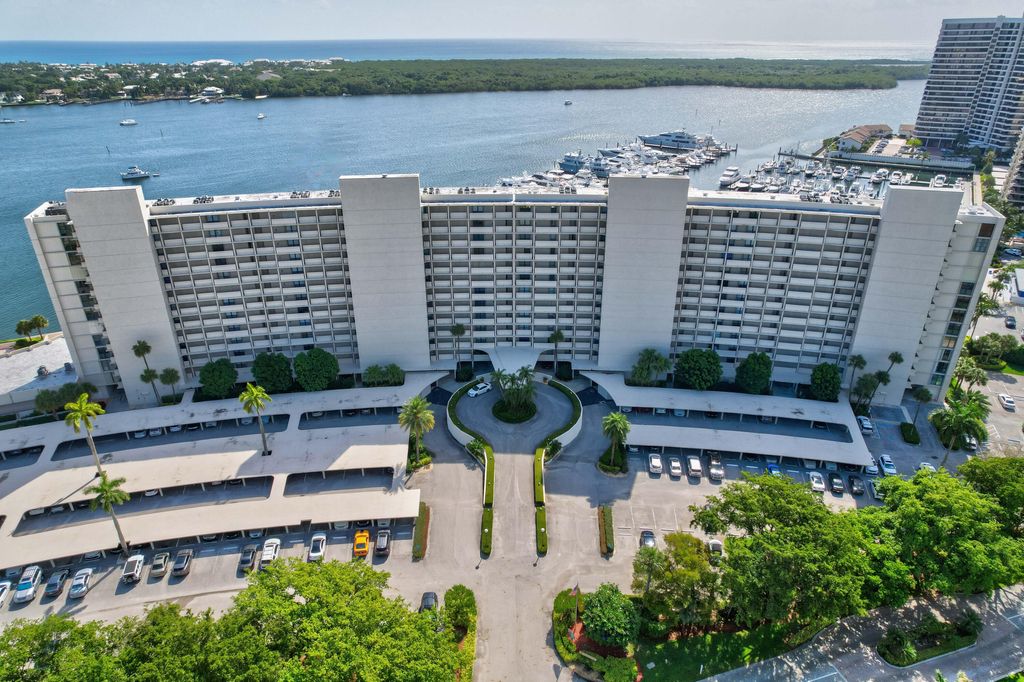 Photo of 126 Lakeshore Drive #T25, North Palm Beach, FL 33408 (MLS # R10793828)