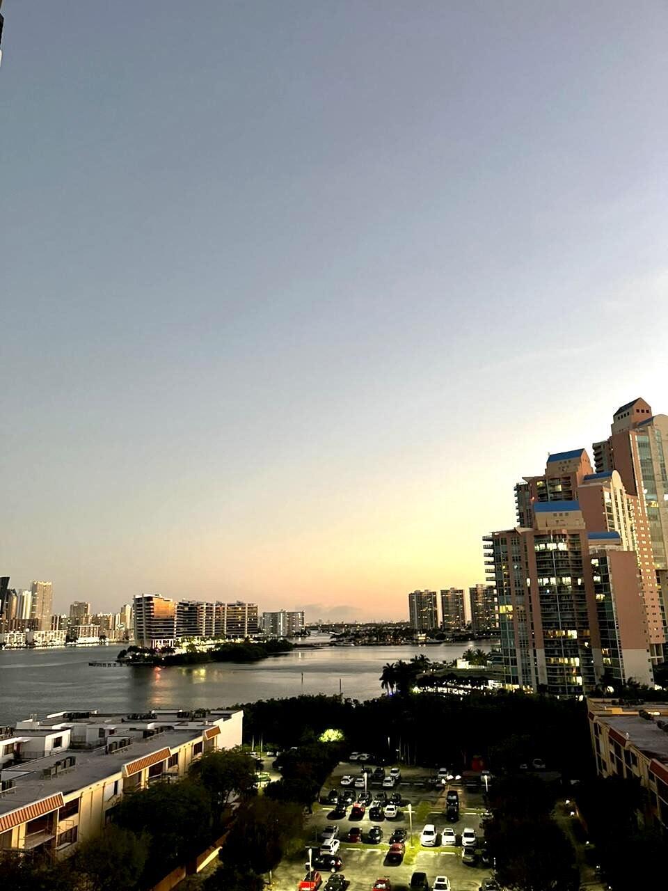 MYSTIC POINTE TOWER 600 CONDO - Residential