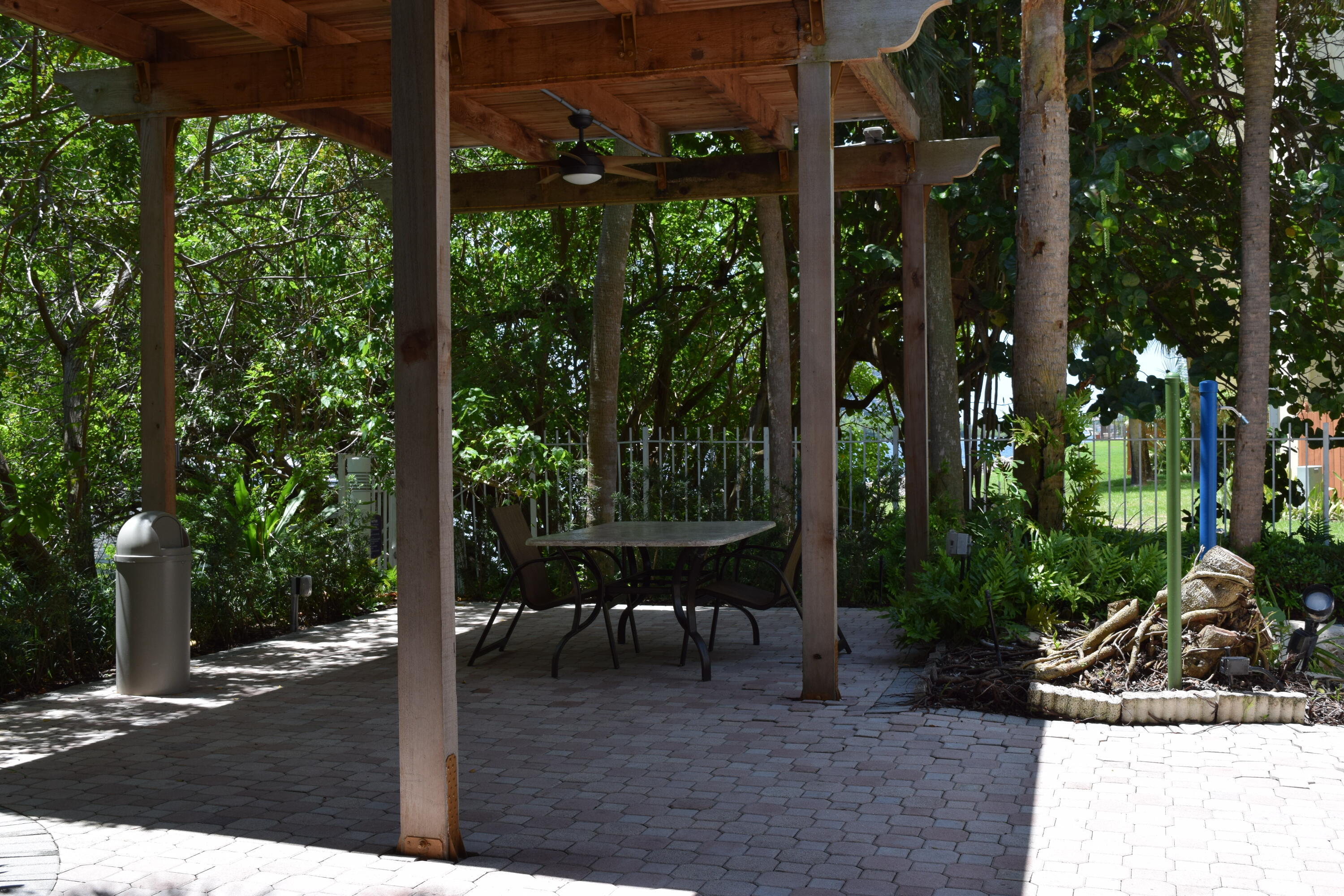 MYSTIC POINTE TOWER 600 CONDO - Residential