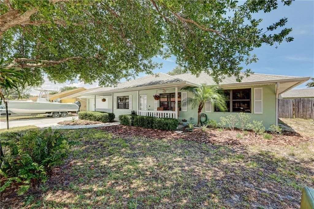 Photo of 577 Maranta Terrado, Jensen Beach, FL 34957 (MLS # F10286153)