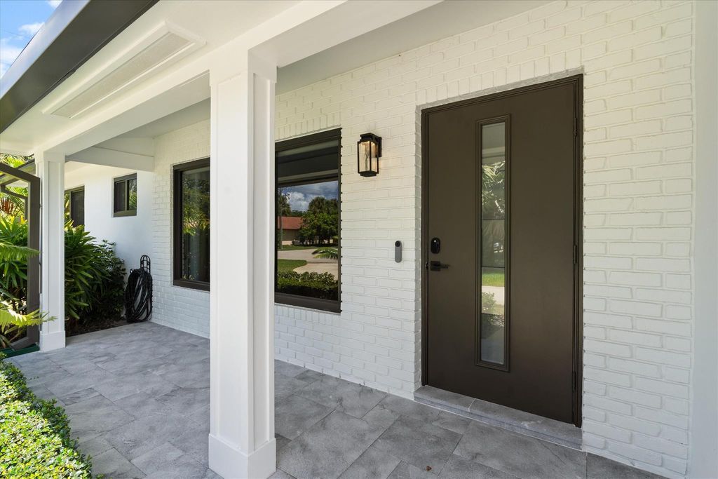 Photo of 910 SW 21st Street, Boca Raton, FL 33486 (MLS # R11102457)