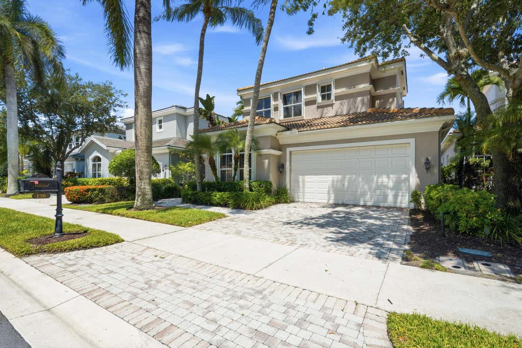 Photo of 136 ANDALUSIA Way, Palm Beach Gardens, FL 33418 (MLS # B26057050)
