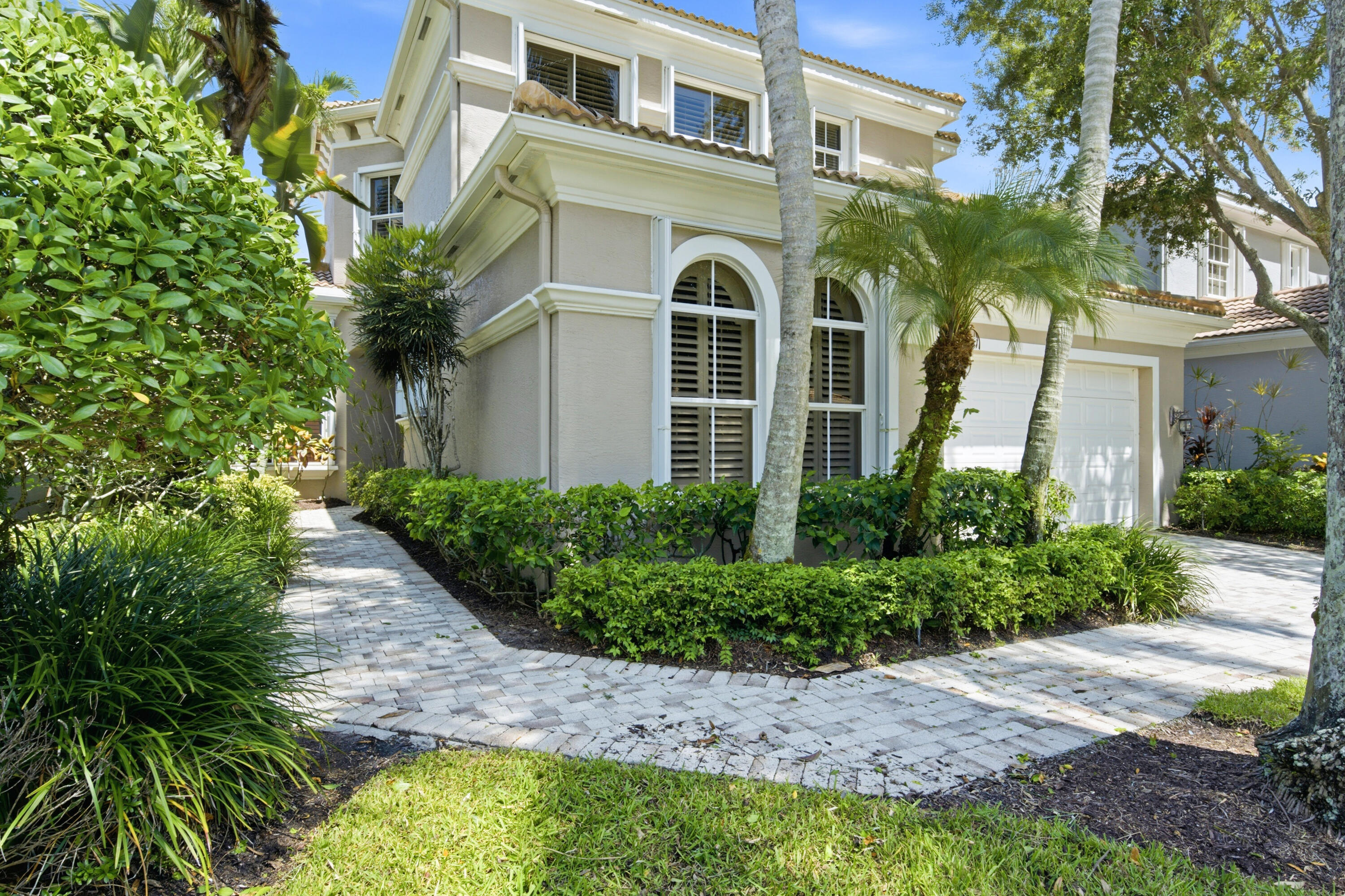 136 ANDALUSIA Way