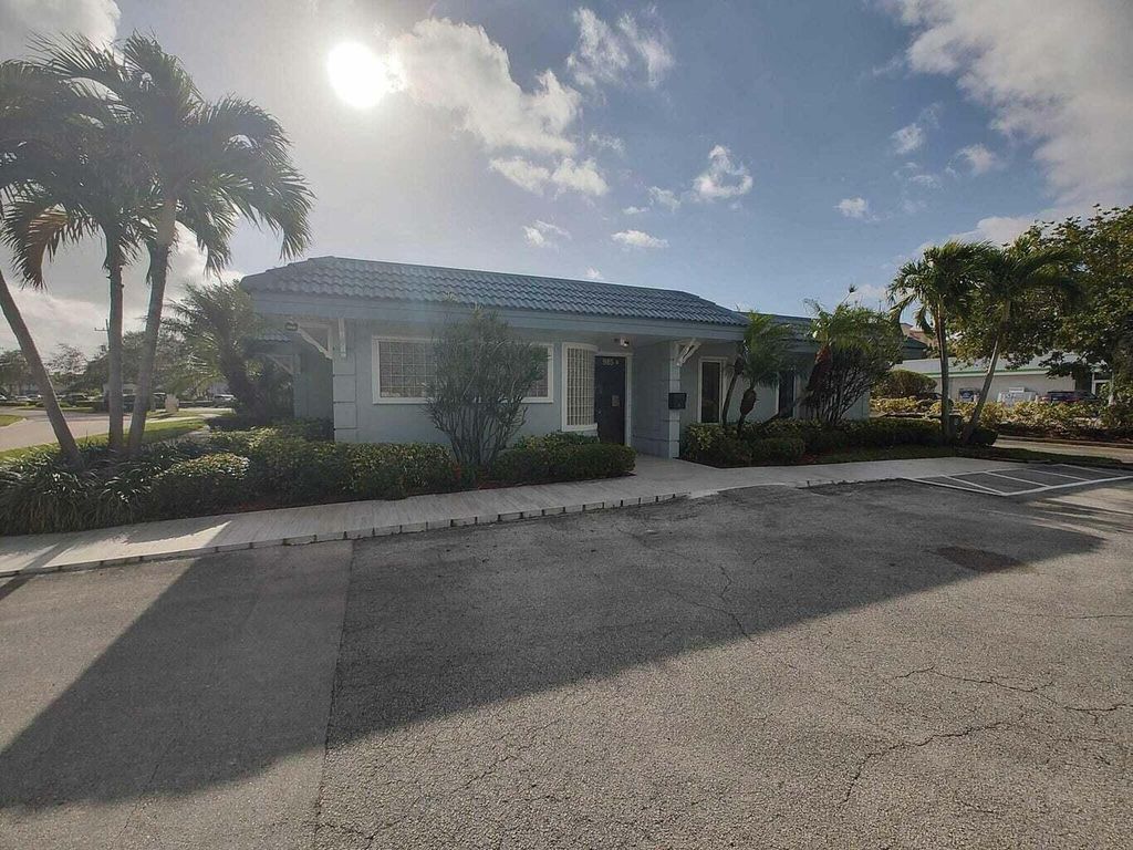 Photo of 985 Seaway Drive, Fort Pierce, FL (MLS # R11094954)