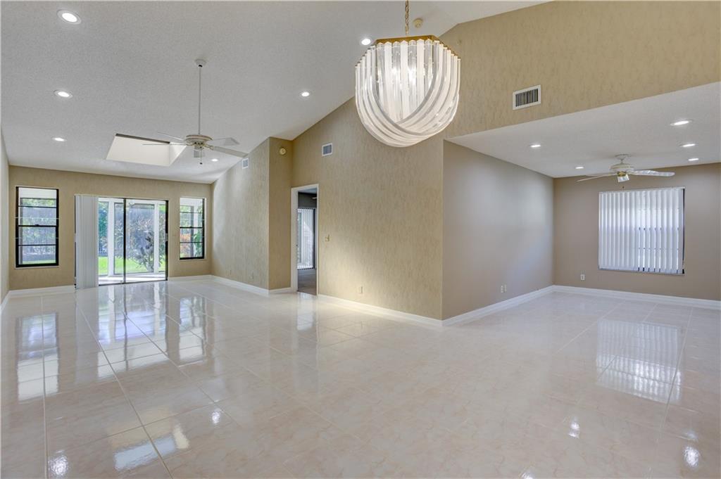 Palm Chase Lakes - Residential