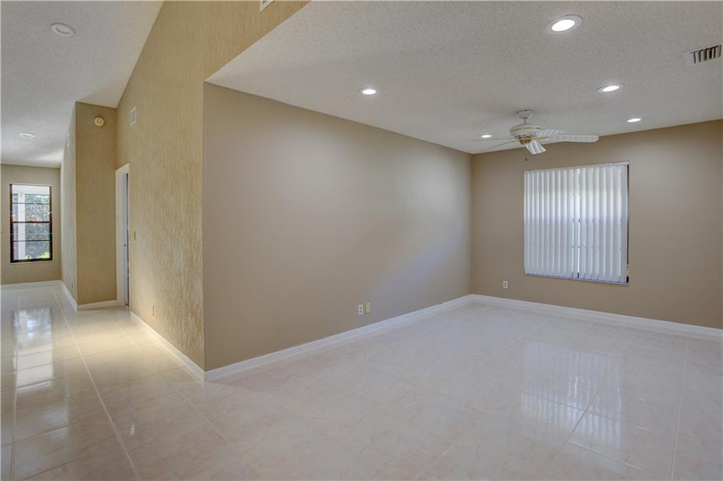 Palm Chase Lakes - Residential