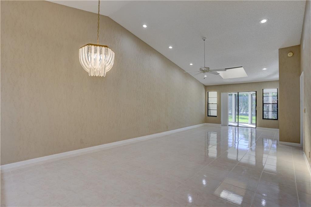 Palm Chase Lakes - Residential