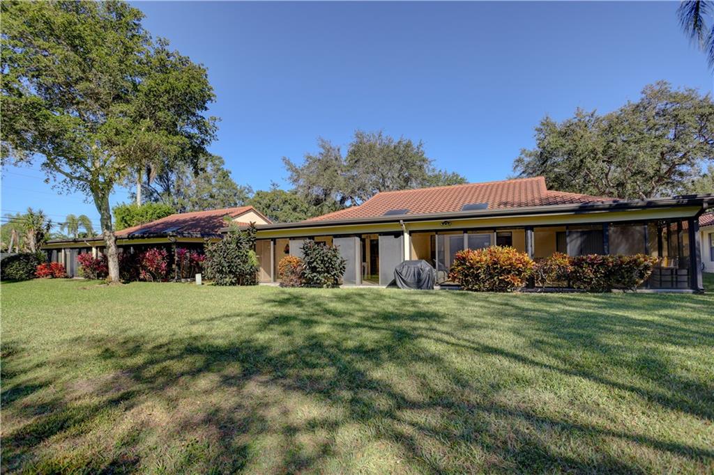 Palm Chase Lakes - Residential