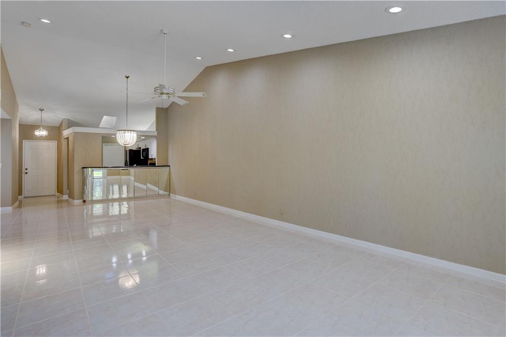 Palm Chase Lakes - Residential