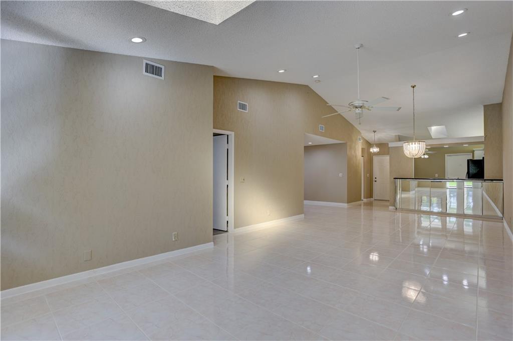 Palm Chase Lakes - Residential