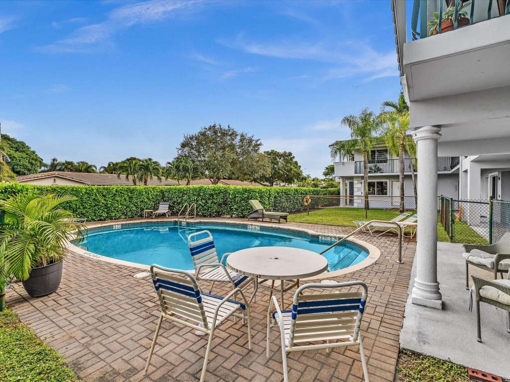 Coral Ridge Place - Residential