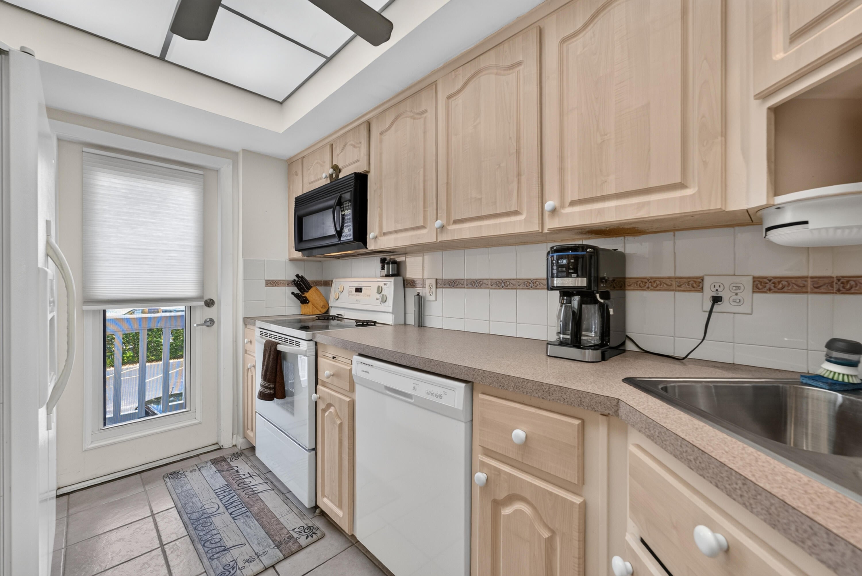 1100 SW 12th Street 208