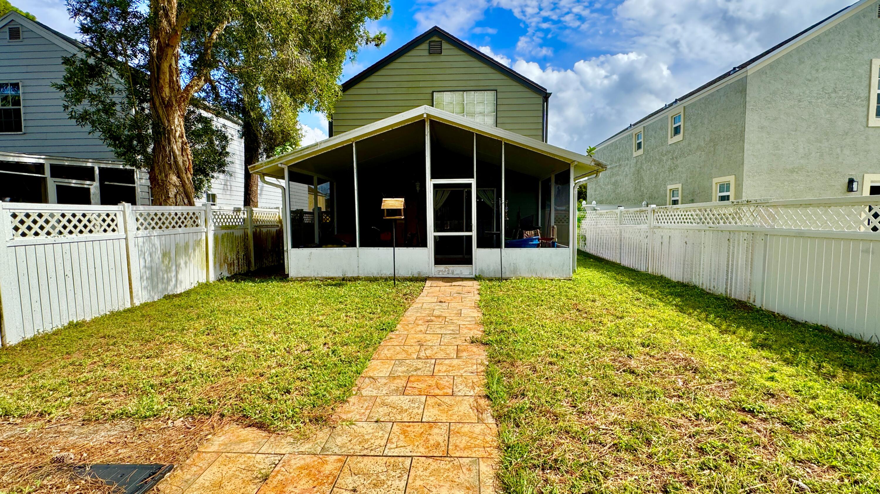 5885 Rambler Rose Way