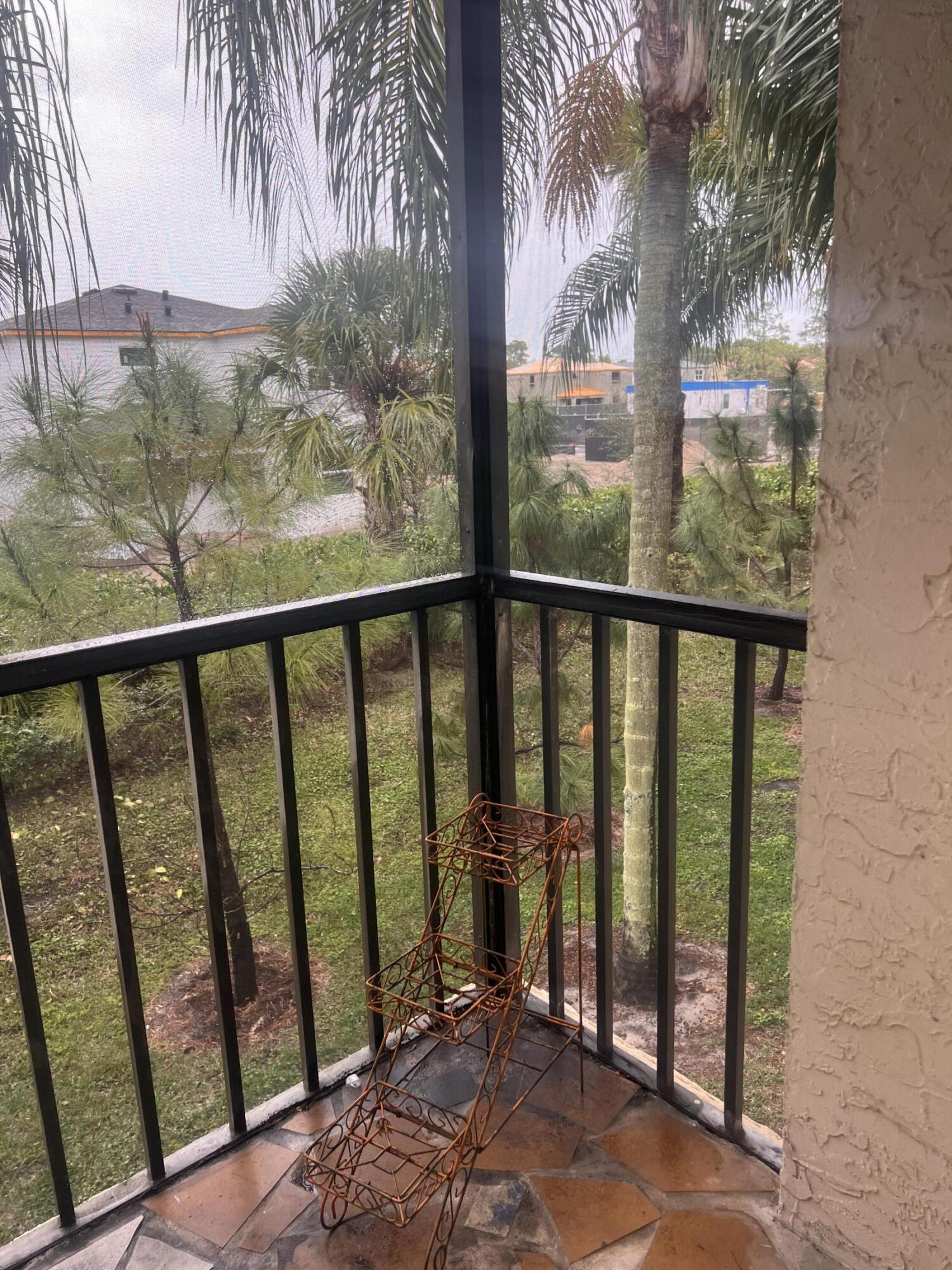 LUCERNE LAKES GOLF COLONY CONDOS 1 THRU 12 - Residential Lease