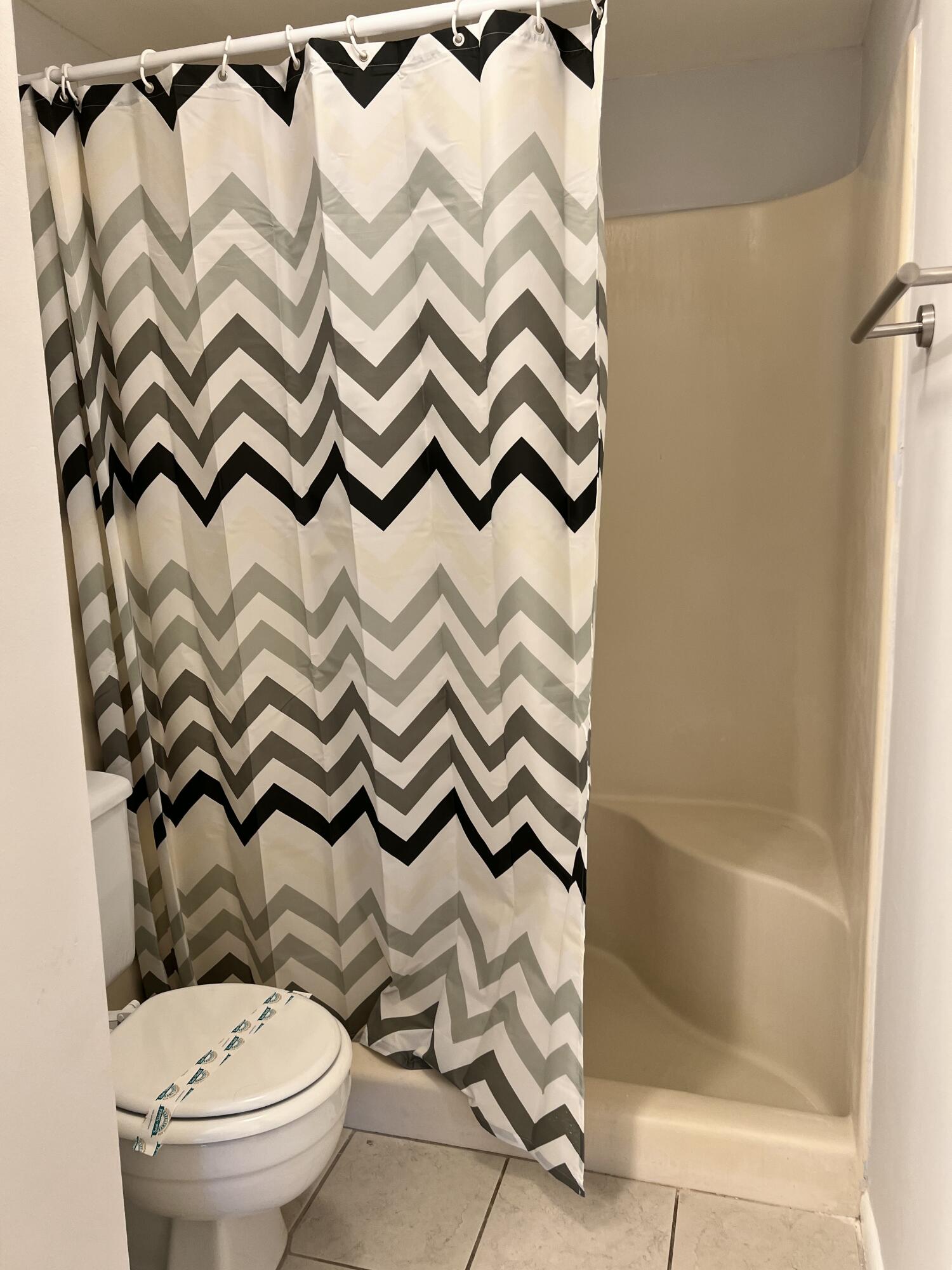 LUCERNE LAKES GOLF COLONY CONDOS 1 THRU 12 - Residential Lease