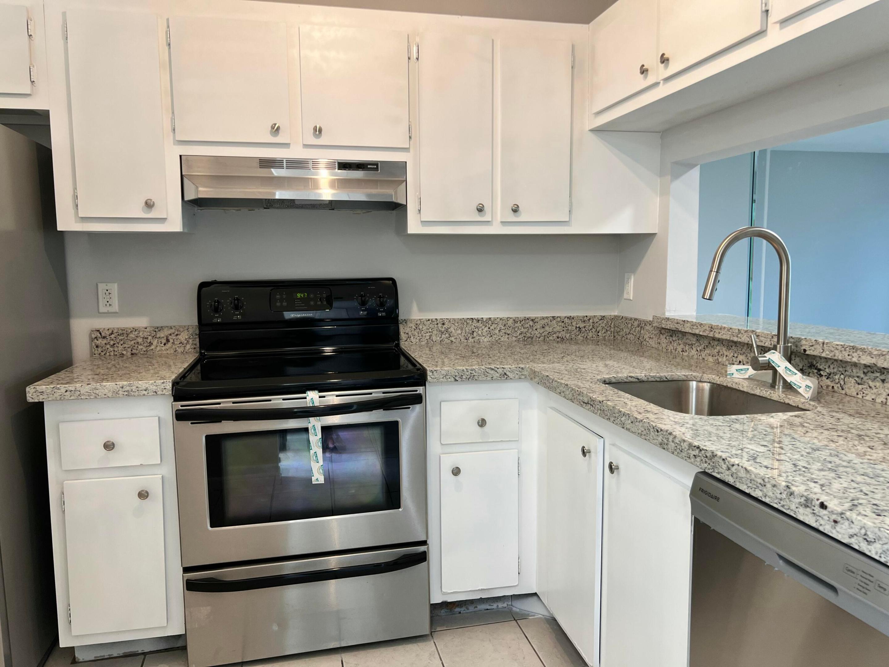 LUCERNE LAKES GOLF COLONY CONDOS 1 THRU 12 - Residential Lease