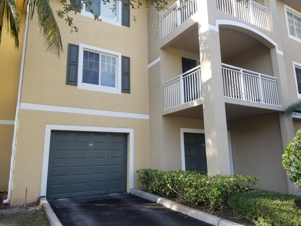 Photo of 6418 Emerald Dunes Drive #108, West Palm Beach, FL 33411 (MLS # R10989022)