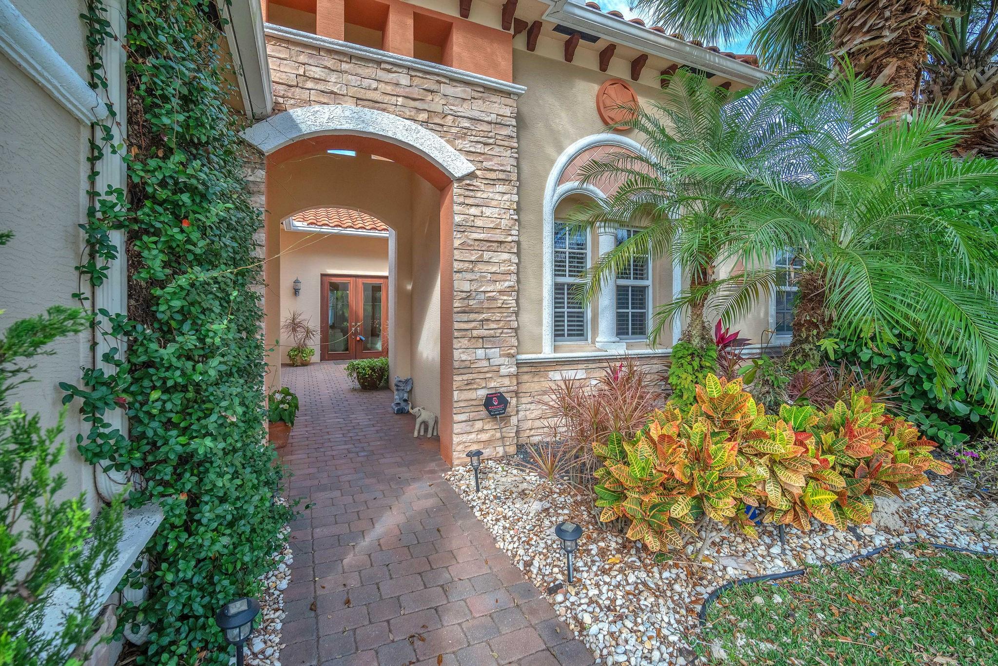 9713 Campi Dr