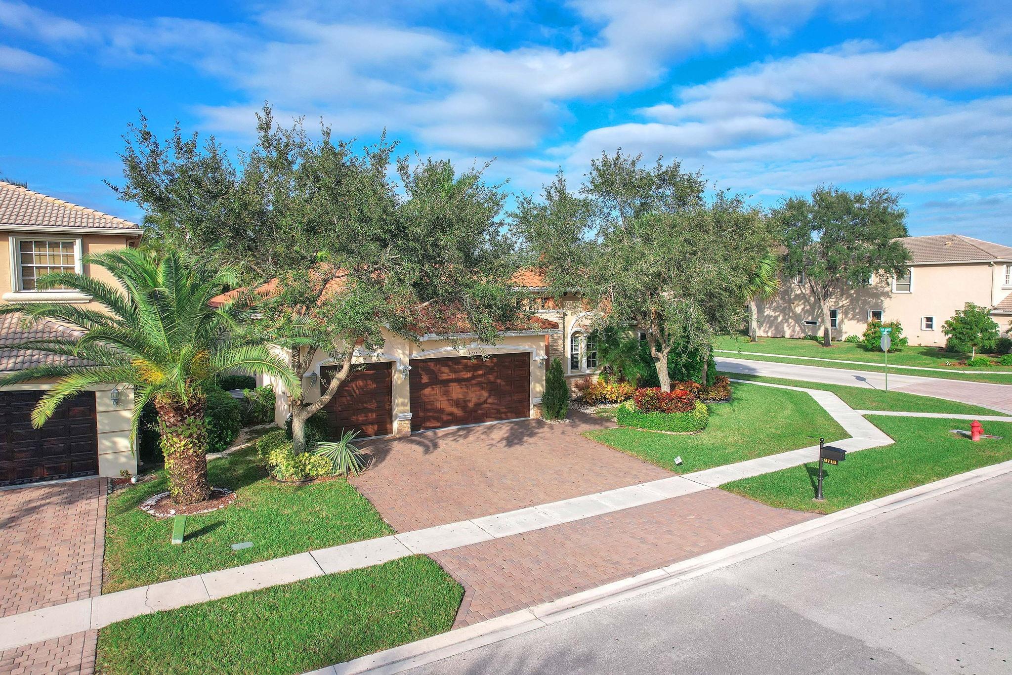 9713 Campi Dr